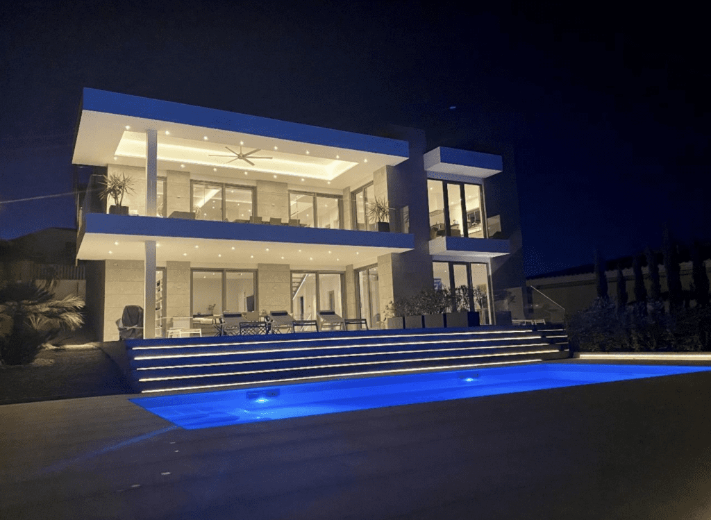 Moderne Luxusvilla in Santa Ponsa, Mallorca zum Verkauf