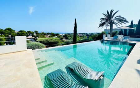 Villa Bendinat Meerblick in bester Lage Terrasse mit einem Infinitypool und Meerblick 1