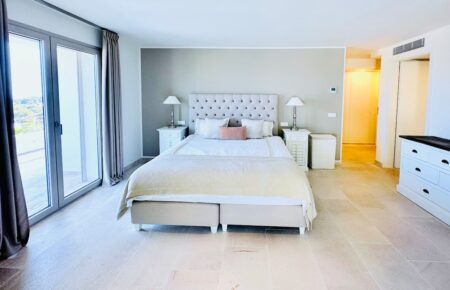 Villa Bendinat Meerblick in bester Lage Terrasse mit einem Infinitypool und Meerblick 2