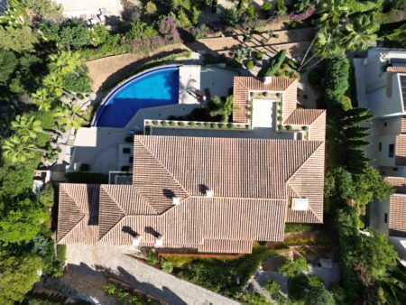 Luxusvilla Son Vida in bester Lage und beeindruckenden Meerblick aus der Luft 1