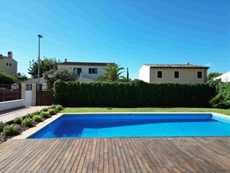 Villa mit großem Pool und Garten in Marratxi Ausblick