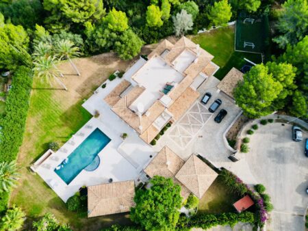 Exklusive herrschaftliche Villa in Santa Ponsa Mallorca für 6.25 Millionen Euro kaufen Drone 2