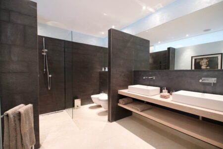 Luxusvilla mit Meerblick in Son Vida Mallorca kaufen Master Badezimmer