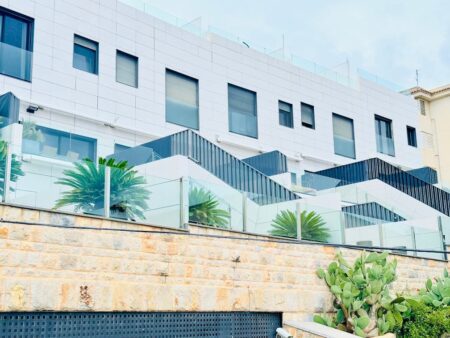 Modernes Haus in Genova mit Pool, Gym und Meerblick_6405