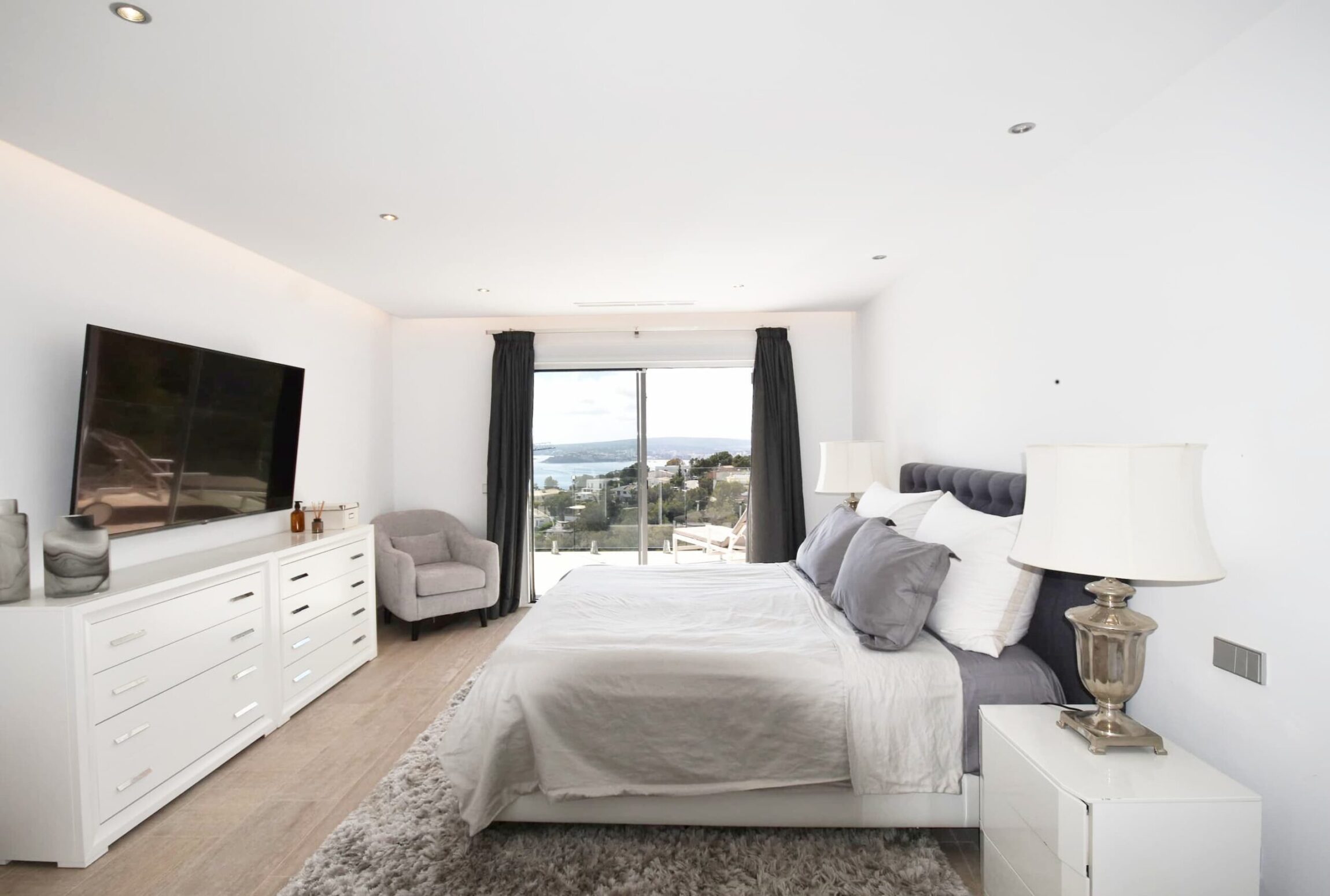 Moderne Villa in Costa den Blanes Palma de Mallorca kaufen mit Meerblick 1