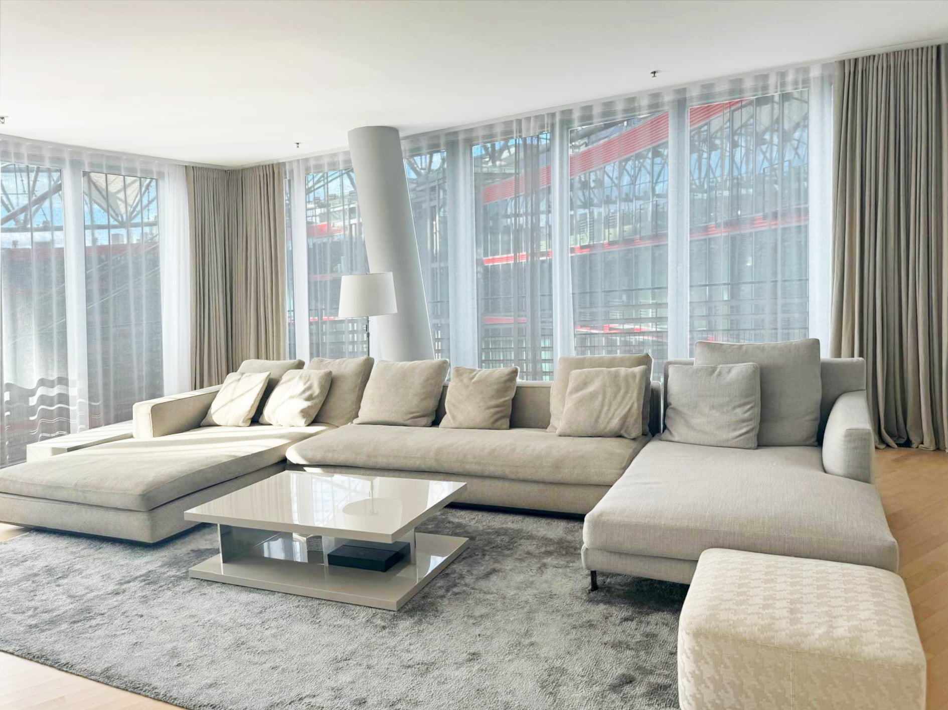 Luxus Penthouse in Mitte am Potsdammer Platz im Sony Center Wohnzimmer mit Ausblick 3