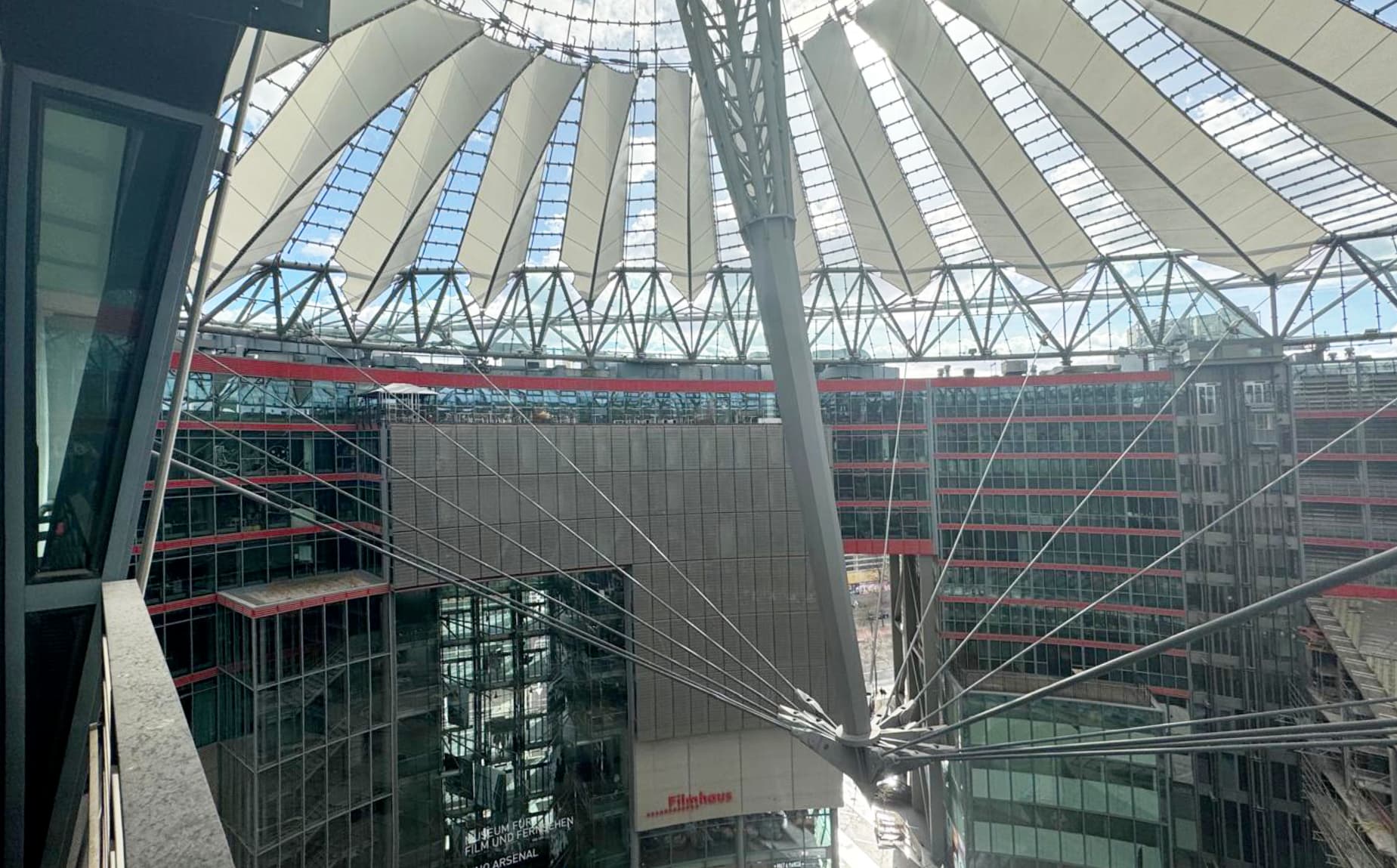 Potsdammer Platz im Sony Center Ausblick.