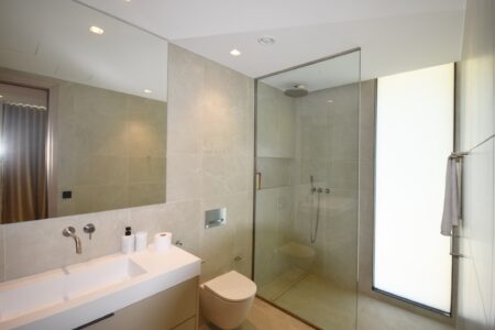 Luxus Villa in Costa den Blanes Mallorca mit Meerblick kaufen Badezimmer